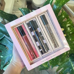 Victoria's Secret Perfume Rollerball Parfum Bombshell Scandalous Tease Gift Set